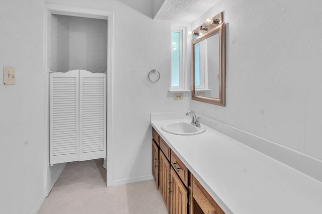 1720 Timbercreek Road, Benbrook, TX 76126