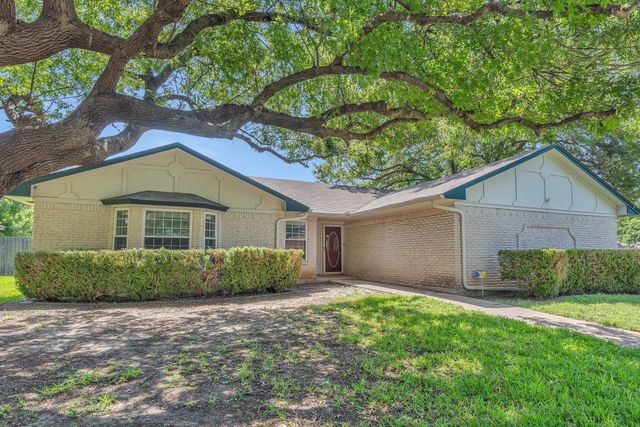 1720 Timbercreek Road, Benbrook, TX 76126