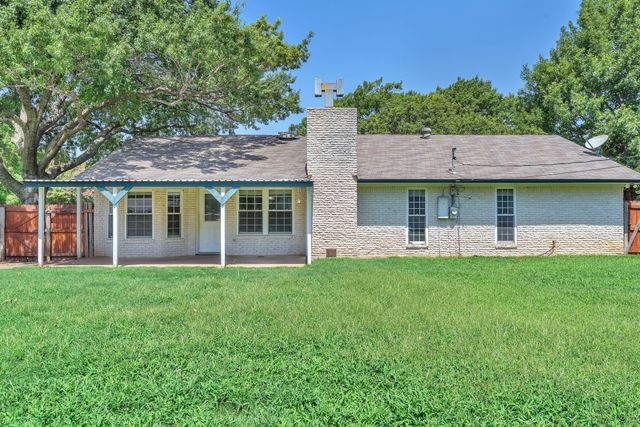 1720 Timbercreek Road, Benbrook, TX 76126