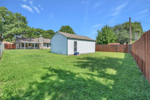 1720 Timbercreek Road, Benbrook, TX 76126