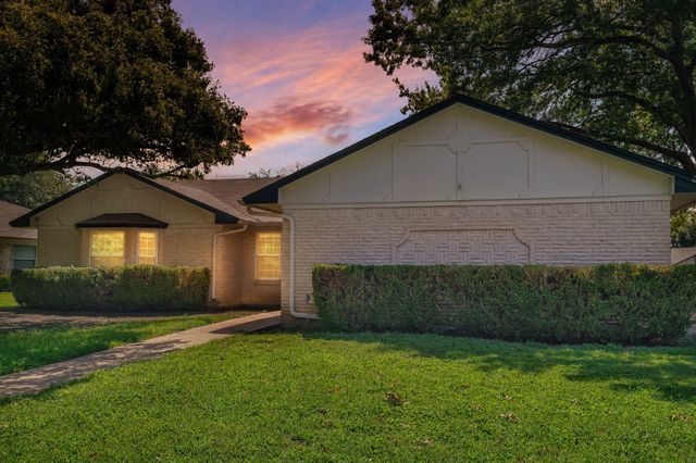 1720 Timbercreek Road, Benbrook, TX 76126