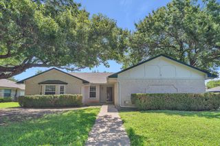 1720 Timbercreek Road, Benbrook, TX 76126