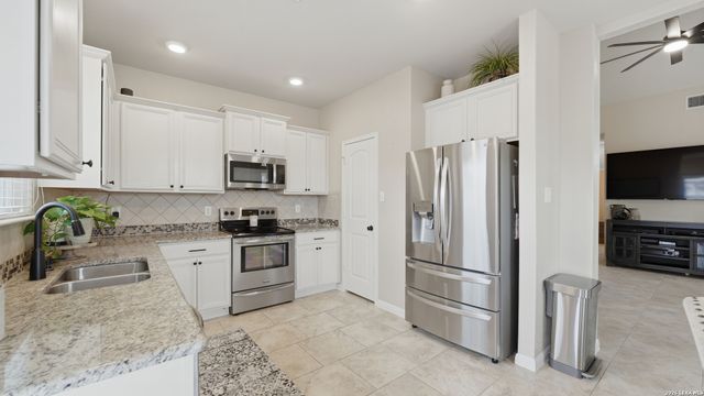 2239 Clover, New Braunfels, TX 78130