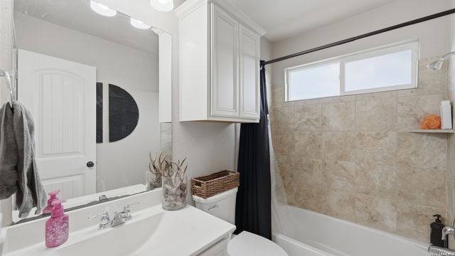 2239 Clover, New Braunfels, TX 78130