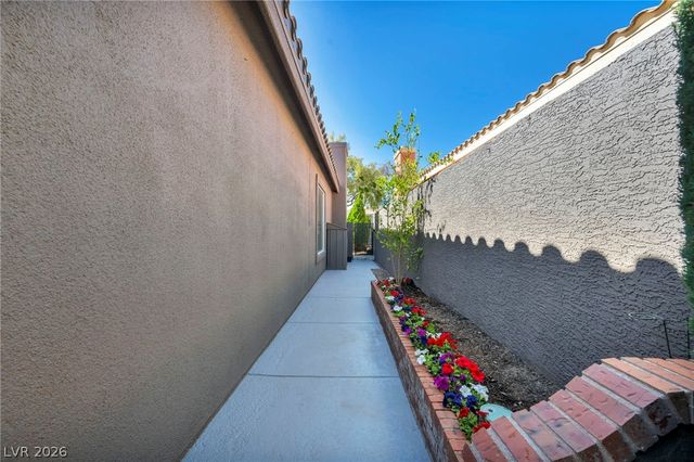 8964 Echo Ridge Drive, Las Vegas, NV 89117