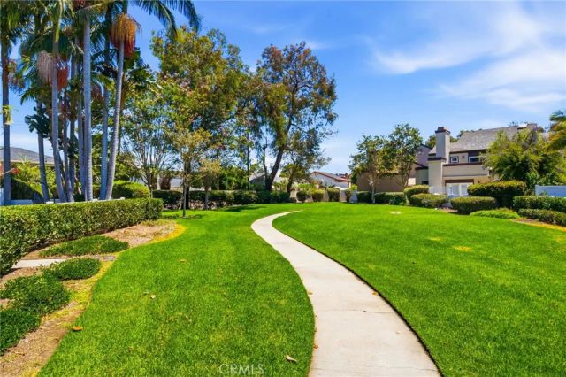 905 Hyde Court, Costa Mesa, CA 92626