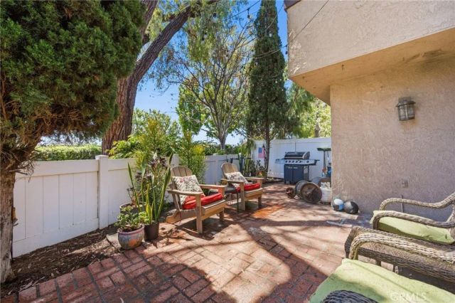 905 Hyde Court, Costa Mesa, CA 92626