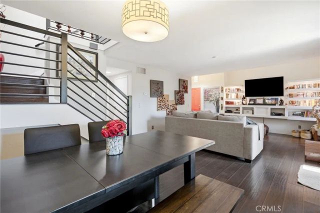 905 Hyde Court, Costa Mesa, CA 92626
