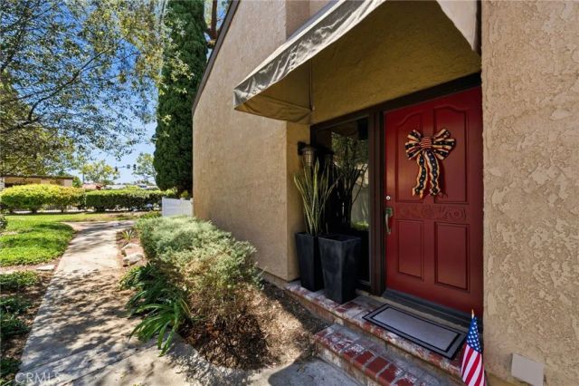 905 Hyde Court, Costa Mesa, CA 92626