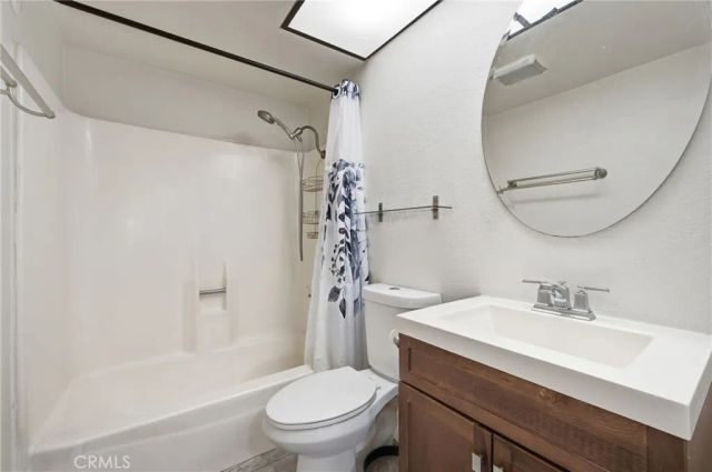 905 Hyde Court, Costa Mesa, CA 92626