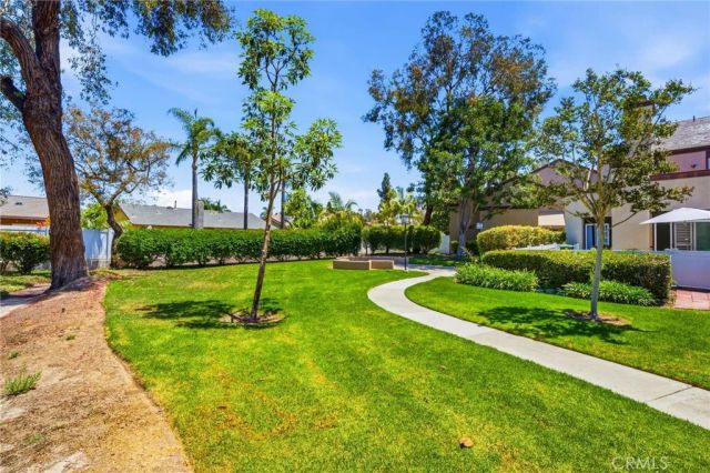 905 Hyde Court, Costa Mesa, CA 92626
