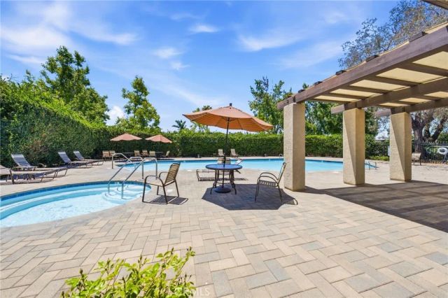 905 Hyde Court, Costa Mesa, CA 92626