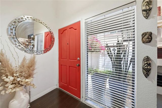 905 Hyde Court, Costa Mesa, CA 92626