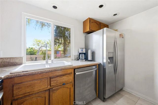 905 Hyde Court, Costa Mesa, CA 92626