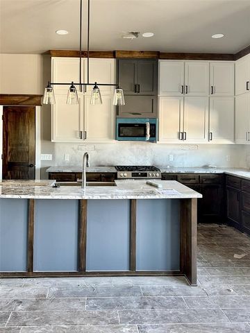 11525 NW 103rd Street, Yukon, OK 73099