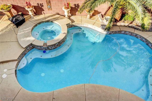 6734 Coronado Crest Avenue, Las Vegas, NV 89139