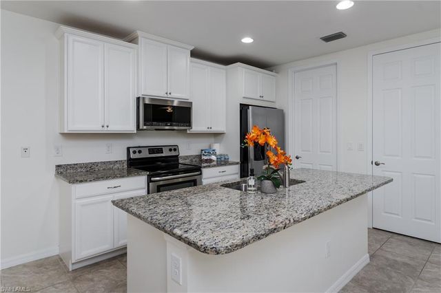 14939 EDGEWATER CIR, Naples, FL 34114