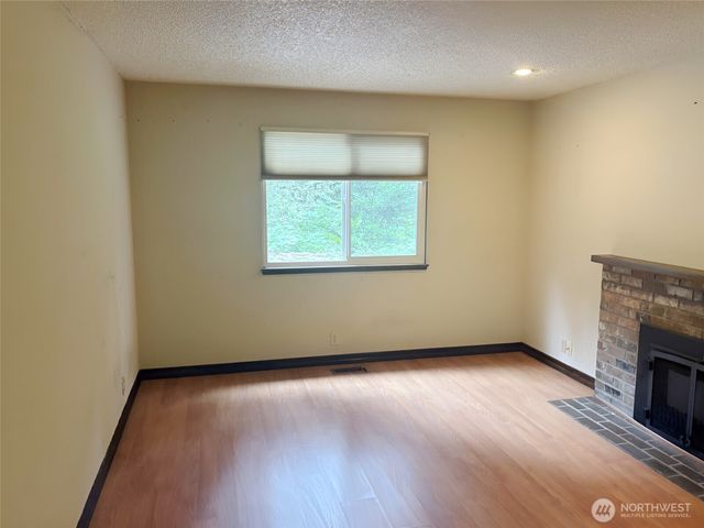 24404 SE Mirrormont Boulevard, Issaquah, WA 98027
