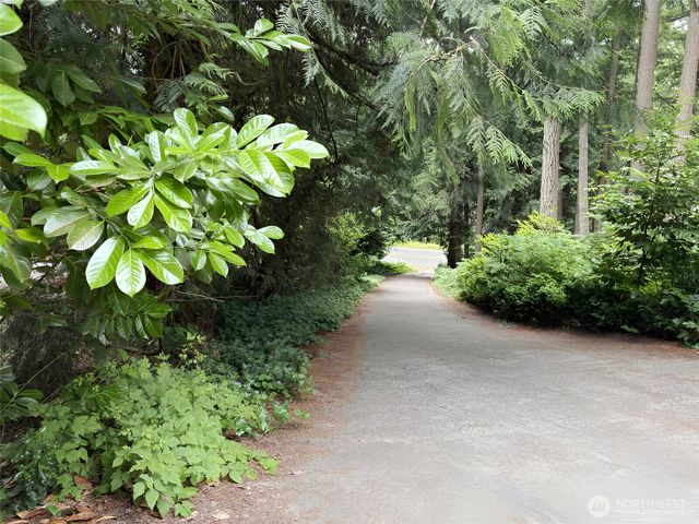 24404 SE Mirrormont Boulevard, Issaquah, WA 98027