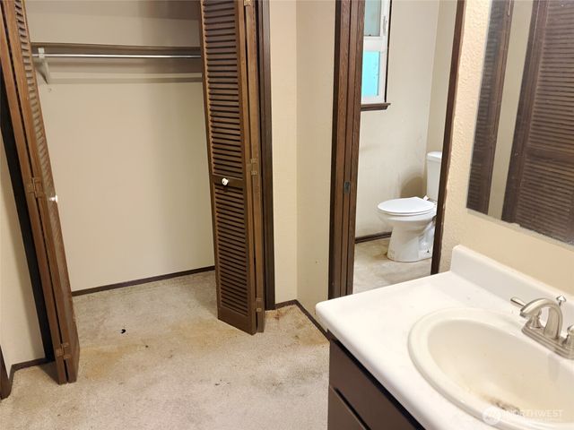 24404 SE Mirrormont Boulevard, Issaquah, WA 98027