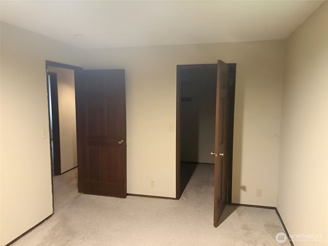 24404 SE Mirrormont Boulevard, Issaquah, WA 98027