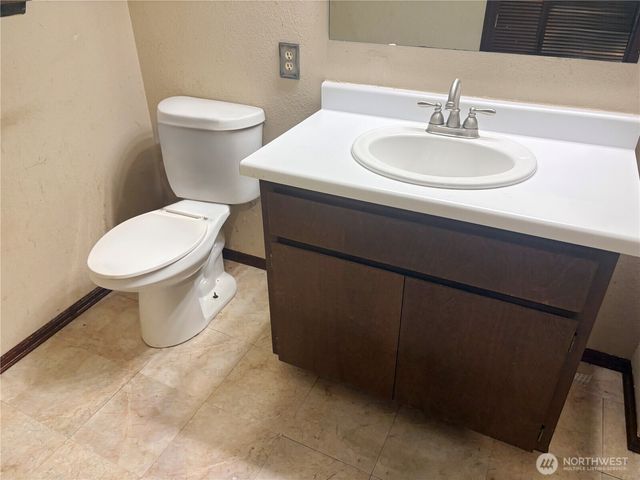 24404 SE Mirrormont Boulevard, Issaquah, WA 98027