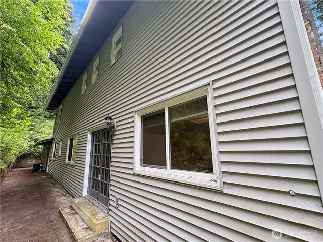 24404 SE Mirrormont Boulevard, Issaquah, WA 98027