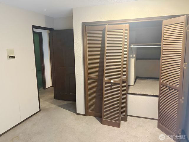 24404 SE Mirrormont Boulevard, Issaquah, WA 98027