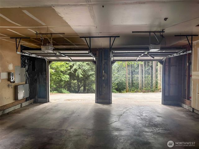 24404 SE Mirrormont Boulevard, Issaquah, WA 98027