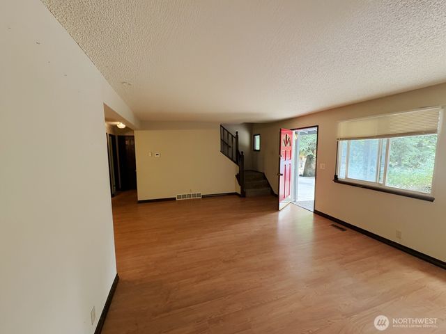 24404 SE Mirrormont Boulevard, Issaquah, WA 98027