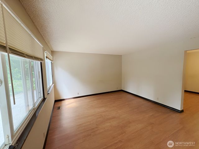 24404 SE Mirrormont Boulevard, Issaquah, WA 98027