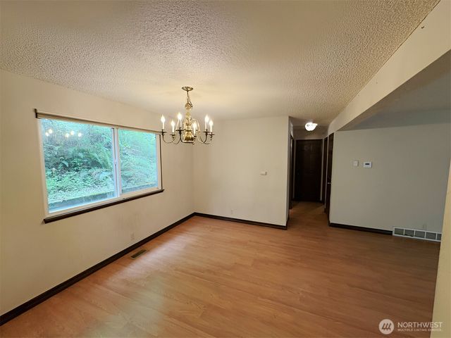 24404 SE Mirrormont Boulevard, Issaquah, WA 98027
