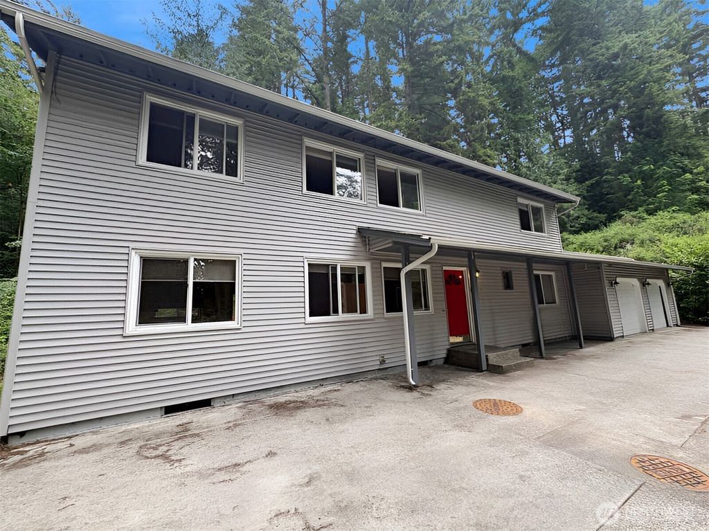 24404 SE Mirrormont Boulevard, Issaquah, WA 98027