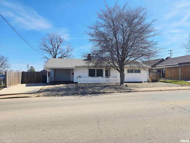 815 N 1ST Avenue, Canton, IL 61520