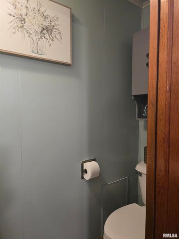 815 N 1ST Avenue, Canton, IL 61520