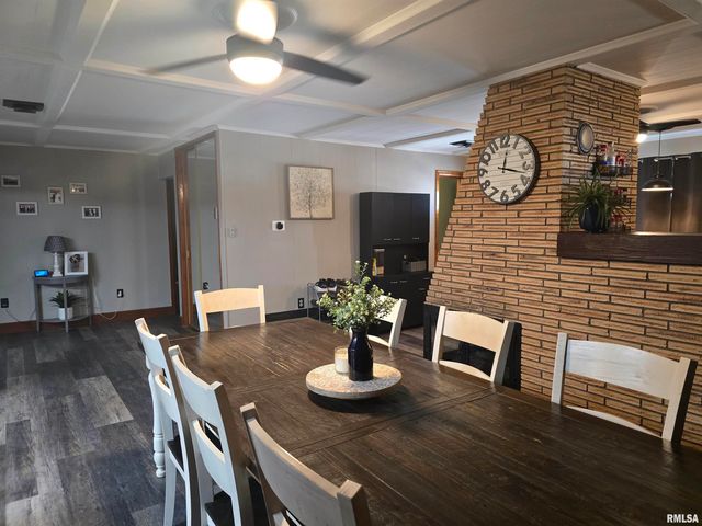 815 N 1ST Avenue, Canton, IL 61520