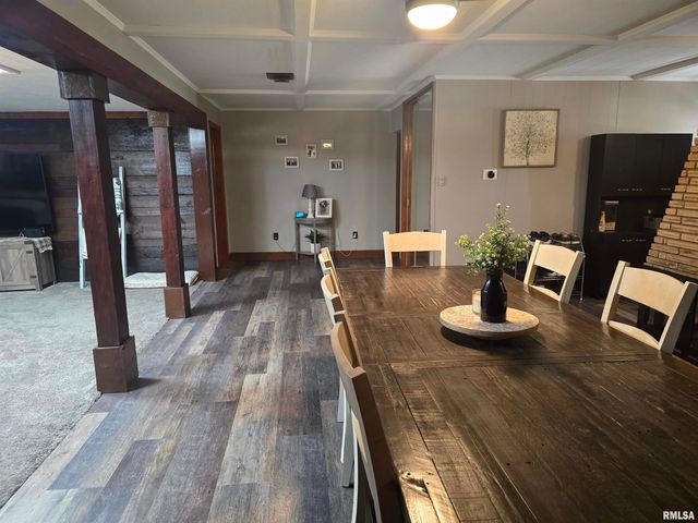 815 N 1ST Avenue, Canton, IL 61520