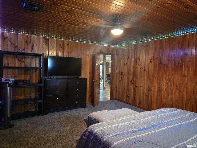 815 N 1ST Avenue, Canton, IL 61520