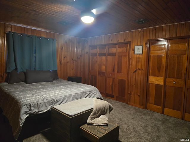 815 N 1ST Avenue, Canton, IL 61520