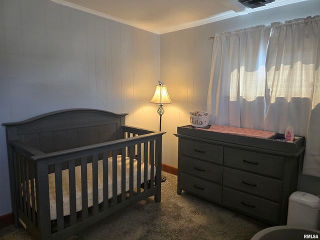 815 N 1ST Avenue, Canton, IL 61520