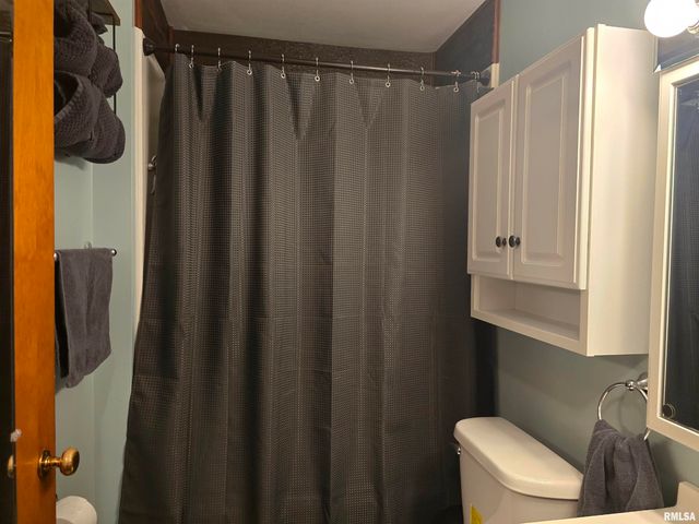 815 N 1ST Avenue, Canton, IL 61520