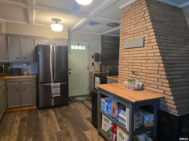 815 N 1ST Avenue, Canton, IL 61520