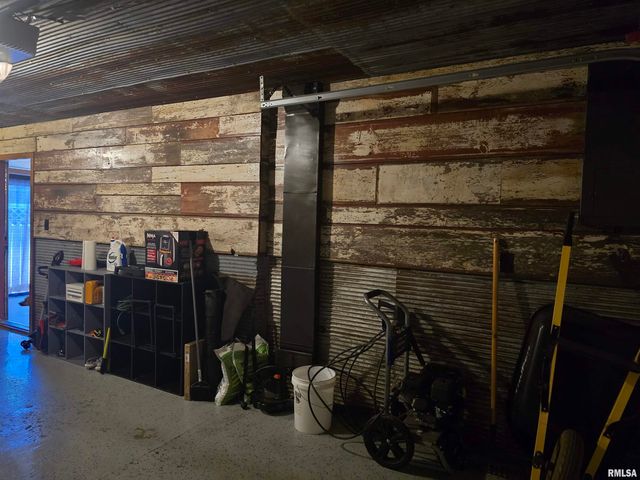 815 N 1ST Avenue, Canton, IL 61520