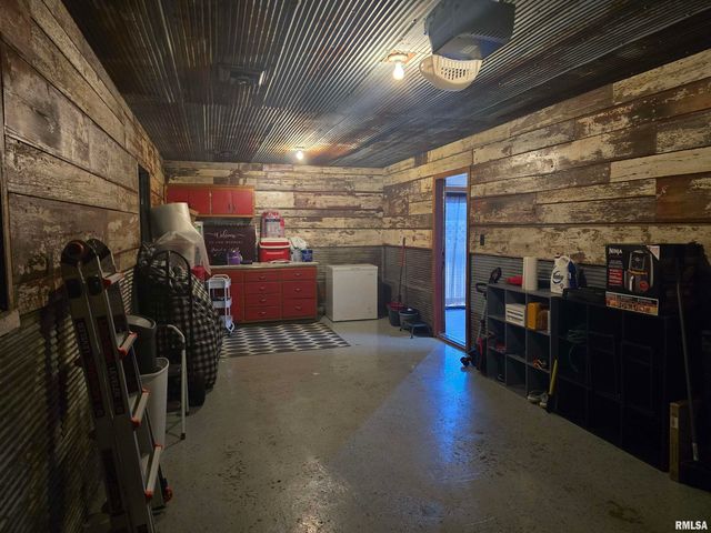 815 N 1ST Avenue, Canton, IL 61520