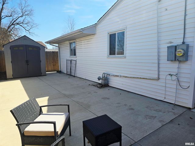 815 N 1ST Avenue, Canton, IL 61520