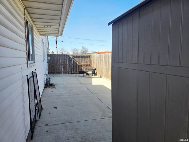 815 N 1ST Avenue, Canton, IL 61520