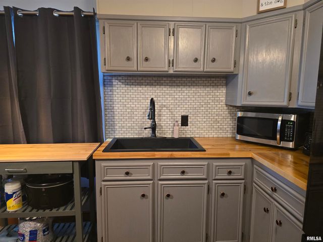 815 N 1ST Avenue, Canton, IL 61520