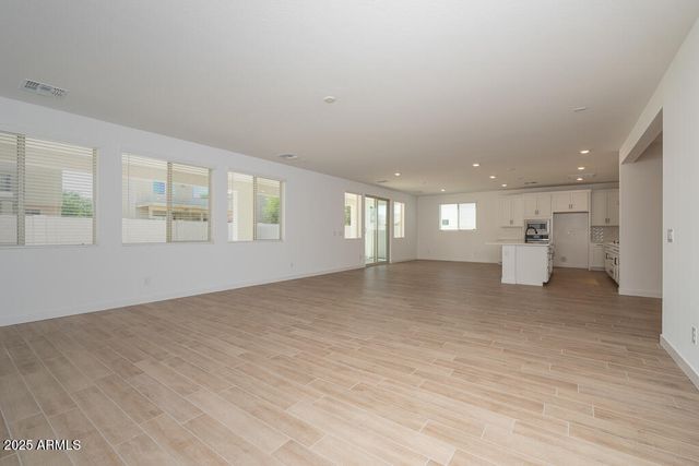 40113 N Alameda Drive, San Tan Valley, AZ 85140