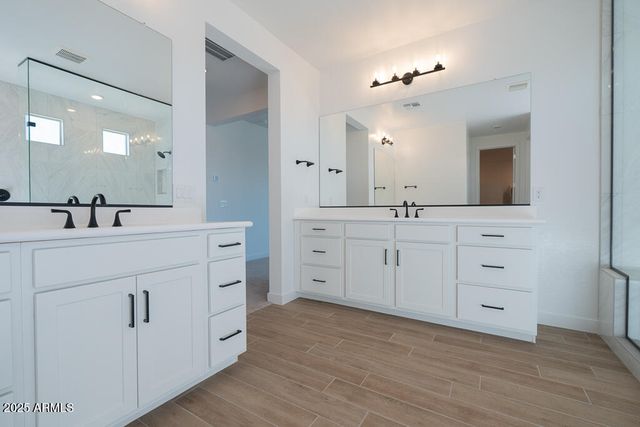 40113 N Alameda Drive, San Tan Valley, AZ 85140