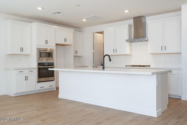 40113 N Alameda Drive, San Tan Valley, AZ 85140